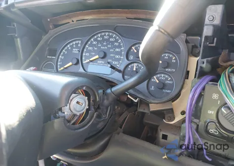 2000 Chevrolet Silverado 1500 from USA, damaged, VIN 1GCEC14W9YZ278968